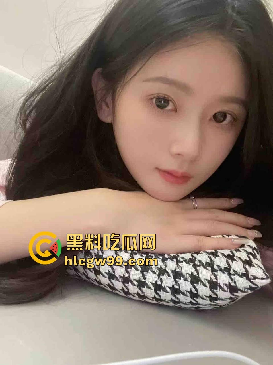 集美为流量拼了，大螃蟹塞裤裆，大钳子夹到B直接红肿，疼到跳起来嗷嗷叫还舍不得掏出来！-8