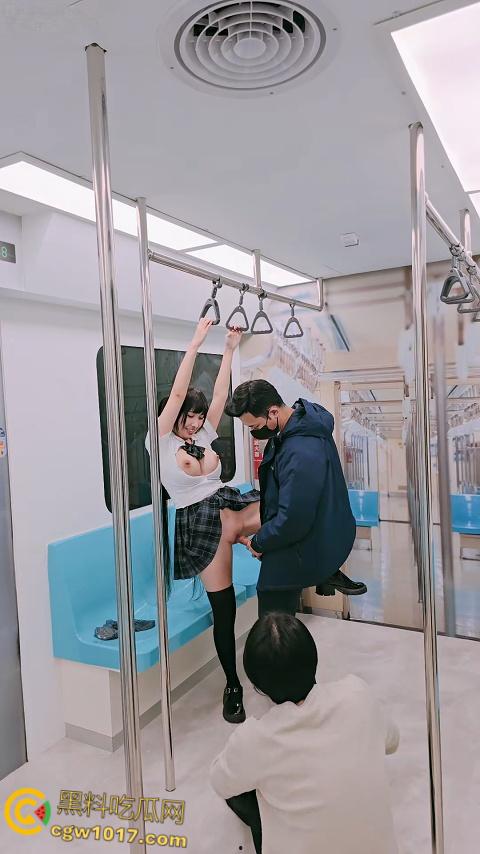 极品福利姬【慕慕Momo】,jk制服白虎嫩穴,在电车被捆绑SM调教,扯着扶手被抱起来肏,高潮爽到瘫痪倒地 !-7