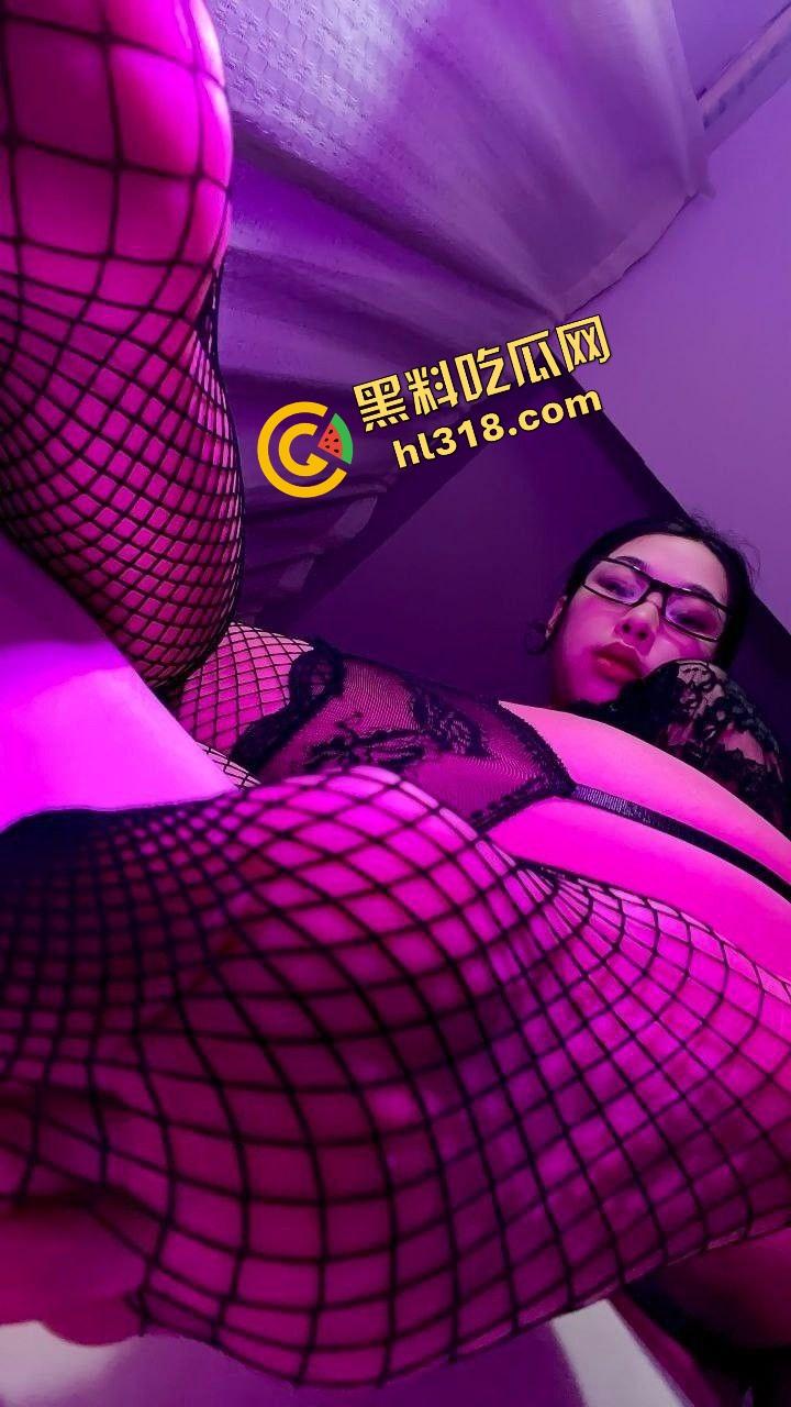 抖音『ooo2』上线，骚到能拧出汁的豹纹女妖，舔鸡巴舔出恋爱感，肛门塞球后入迎着猛干！-6