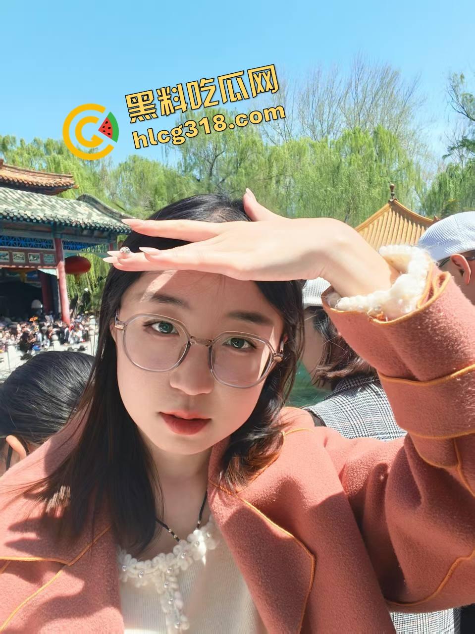 买个健身操课程回家,结果女友天天真空紧身衣扭屁股跳操开摆,小老弟看她跳一个抬头硬一次!-2