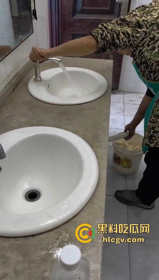 湖南长沙路边摊臭豆腐制作全过程曝光!网友现场考察直呼太惊人!-8