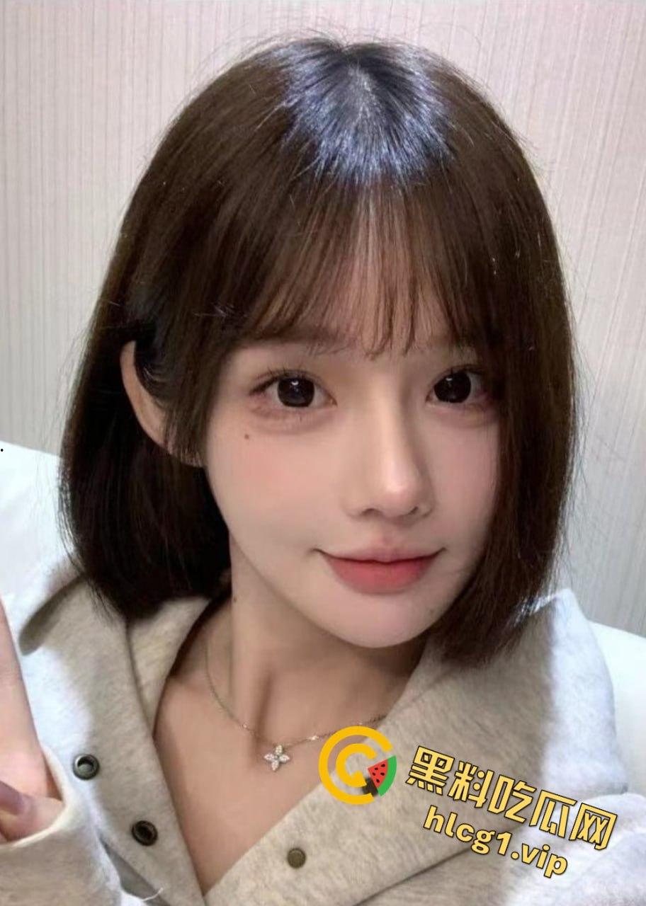 校花颜值直播女神『孙瑶』沦为土豪玩物!热舞扭动裙摆!跪舔金主肉棒后入爆操!蜜桃臀嫩穴被操红!-1