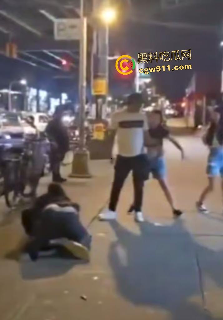 纽约皇后区醉酒禽兽，性骚扰16岁少女遭反抗，然后开车撞少女当场血肉模糊惨死，母亲腿断入院！-3