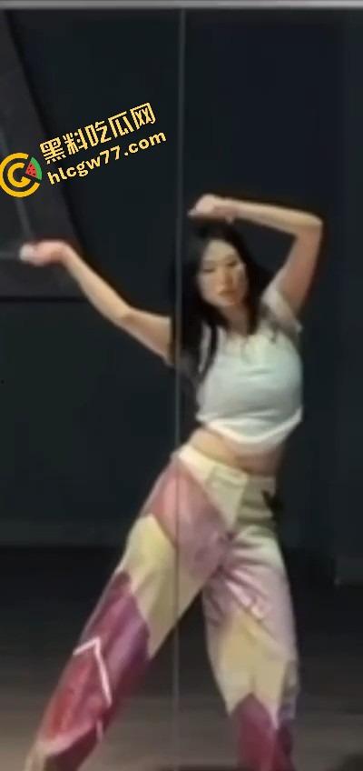 出国三年『赵瑞汝』从清纯小白花变成满级骚货,哥哥我不是处了但我会舔鸡巴了!-6