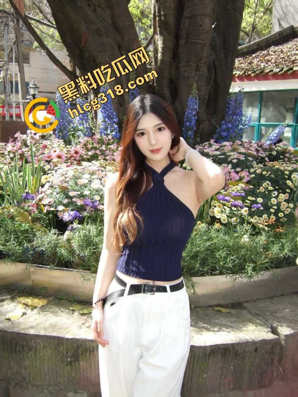 酒吧男厕野战偷拍流出,音乐声都盖不住骚货浪叫,男的一边拍一边干,门外敲门她越叫越浪!-1