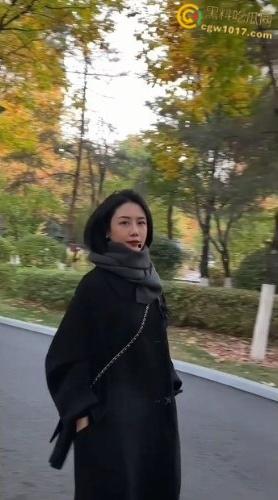 深夜钻到大姐被窝,把姐姐摸无奈了,半推半就把姐姐白浆操了出来,想拒绝这段乱伦史又无法抗拒 !-4