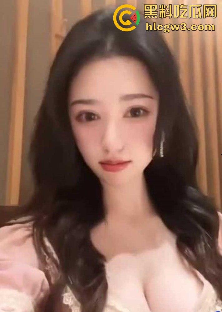 抖音豪乳女神【颖儿】私密视频曝光！榜一大哥独享天然G杯八字奶，白嫩弹润让人欲罢不能！-1