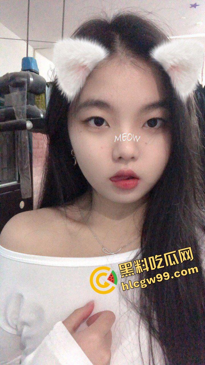 海宁职业高级中学圆脸太妹【兰昕雨】家中发骚露奶露逼自拍，全裸跳舞扭秧歌！独家曝光流出！-2