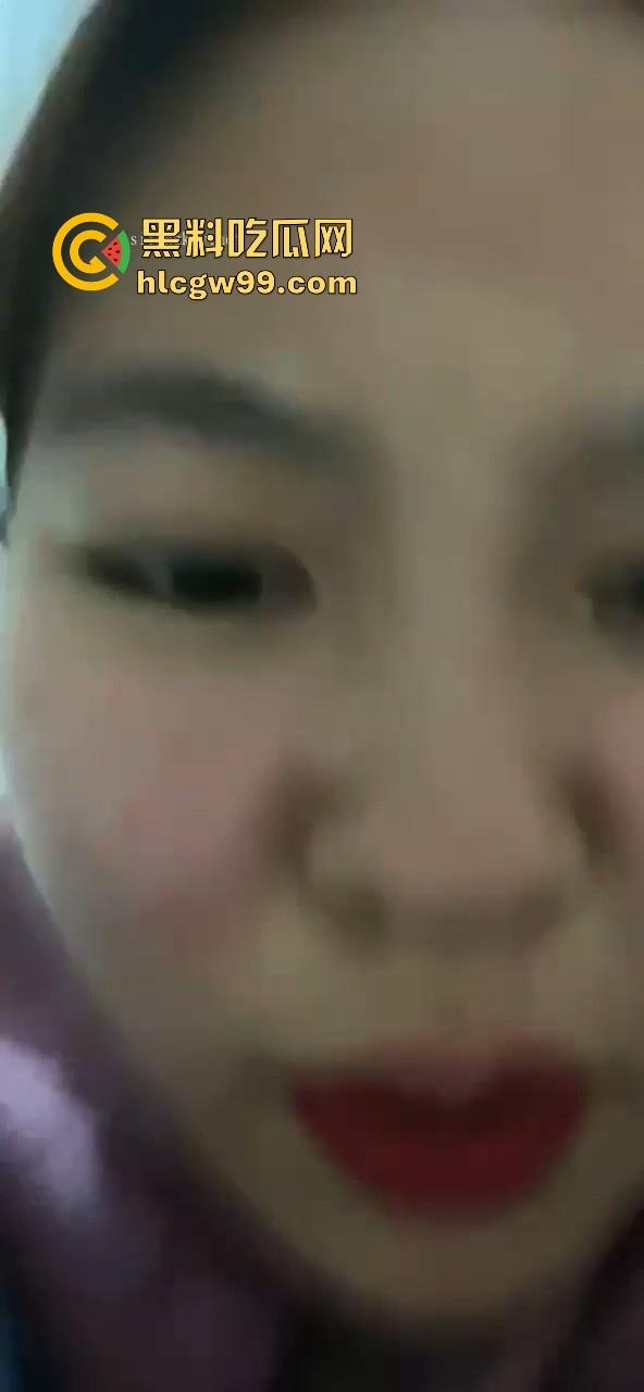 河南职业技术学院微胖反差婊【黎雯荣】自拍性爱泄密流出，洗澡蹲坑都忍不住视频的大骚母狗！-15