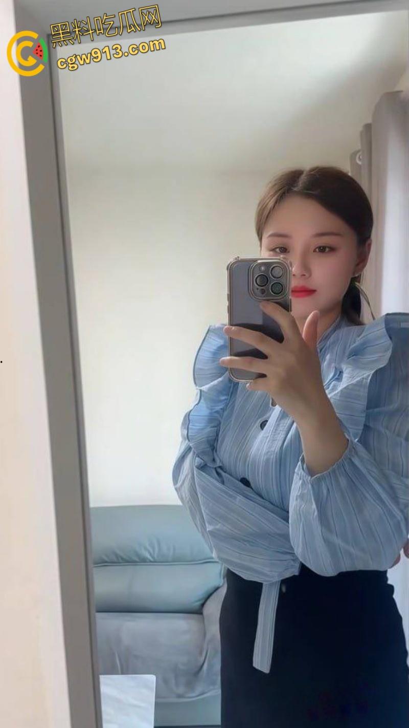 抖音熟女网红【杨枝甘露】,巨乳宝妈卖片捞金,各种情趣露出,玩具自慰花式插穴,老A8也是A8 !-3