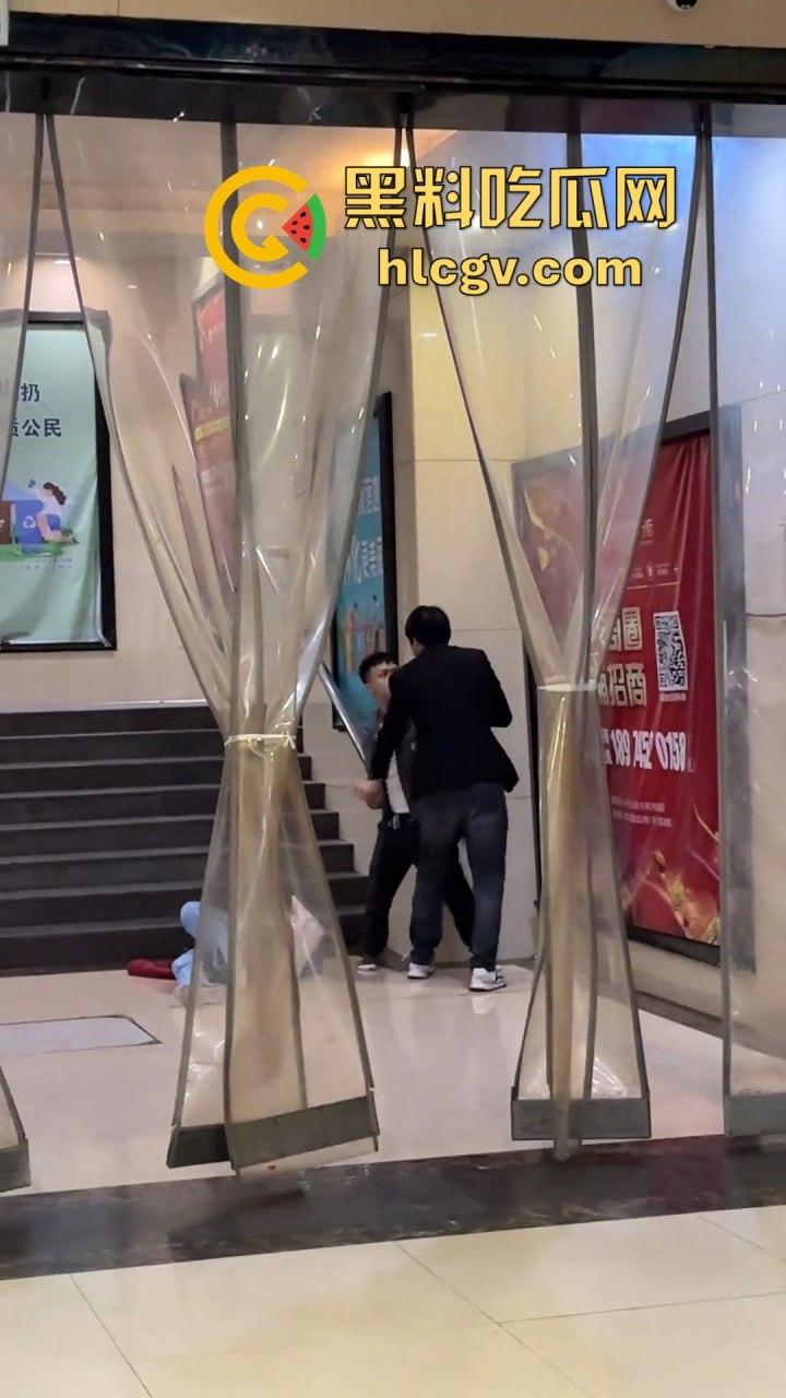 湖南怀化硬核抢女朋友！打赢了配偶权就归你，高矮搭配也能整出喜剧效果！-1