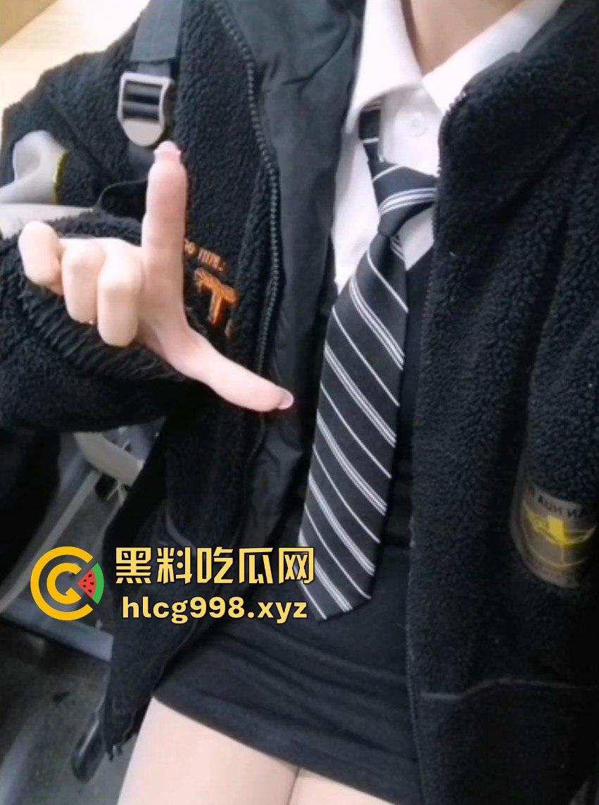 河北美院大一播音『张珊珊』口交视频泄漏!偷吃别人男友被挂校园墙,瓜友围观看看给这口活打个分!-7