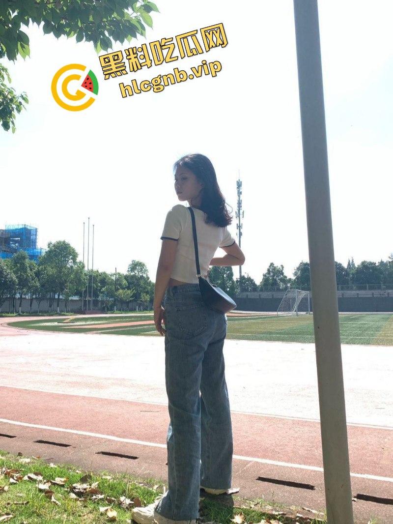 瓜友投稿！浙江中医药滨江学院 黄诗莹 穿着丝袜被人用鸡巴狂rua 男友查岗发现性爱视频怒曝光！-3
