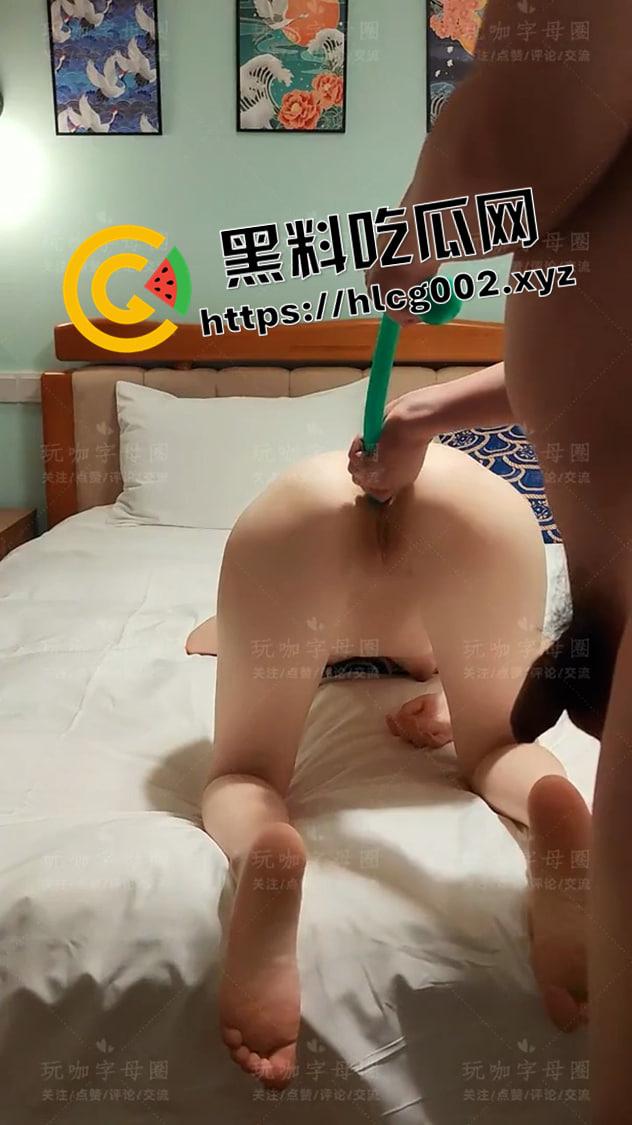 肛条探肠!1米5长的肛塞比模特都高 全部塞进去 这怕不是直接到胃了 抽出来的时候魂都没了-6