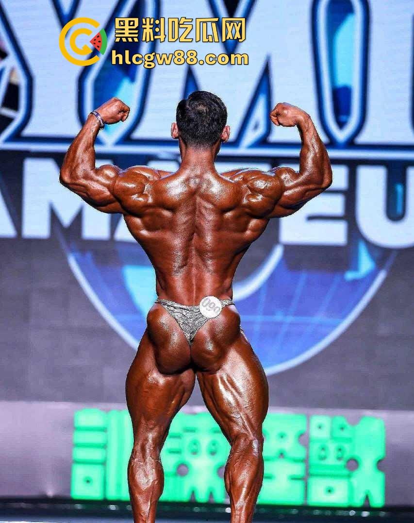 健美冠军【武涛】早期性爱视频流出!怼脸实拍 实锤本人!这么大的肌肉 一般女人还真受不了!-3