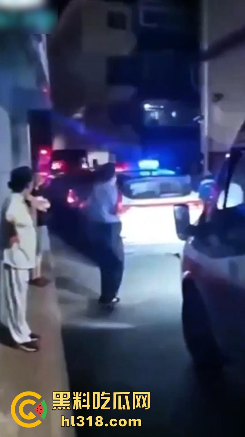 秦皇岛红桥里砍人事件,持刀报复社会在大街上见人就砍,据说有20多人被砍,目前人已被逮捕!-8