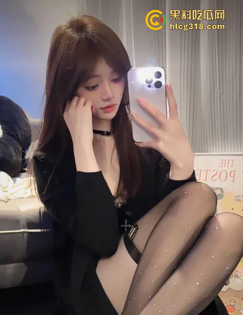 抖音高颜值网红【尼兔】收费福利曝光，超绝美腿模上演超淫丝足诱惑，简直是秀色可餐啊！-5