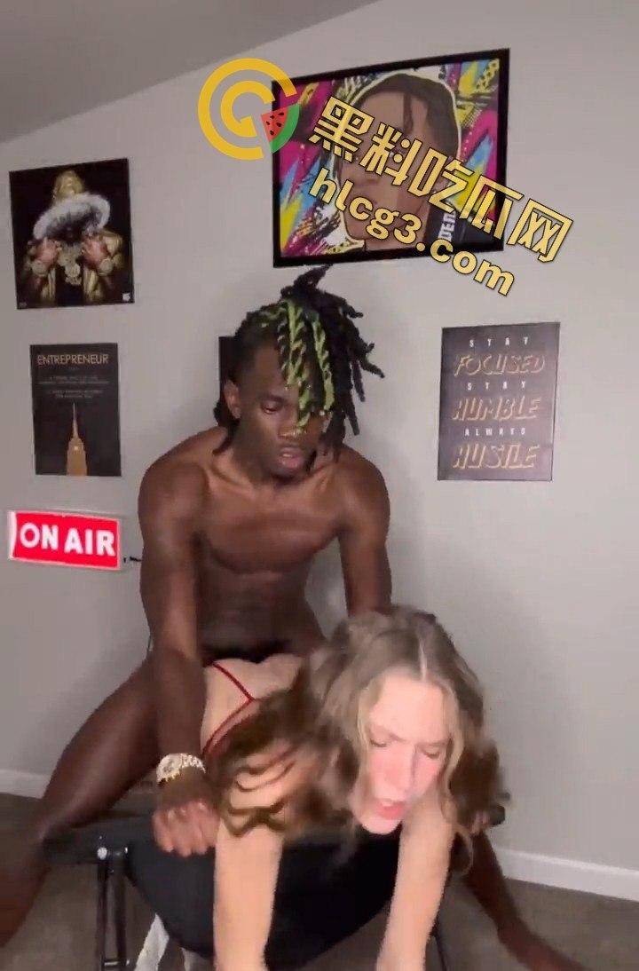 OnlyFans黑人博主狂操美女,最激烈的性爱场景,前所未有的视觉冲击!-3