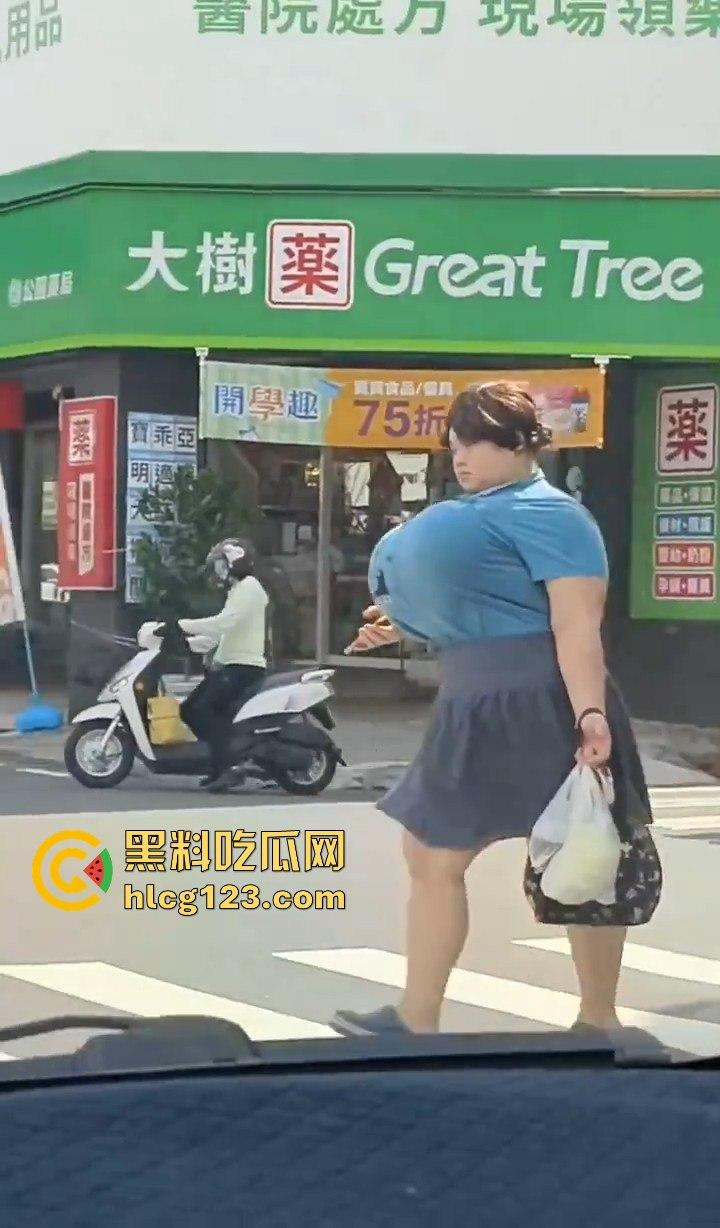 台湾坦克之王出动！胸大如篮球甩起来能砸晕人，瓜友有知道这是什么码的吗？-8