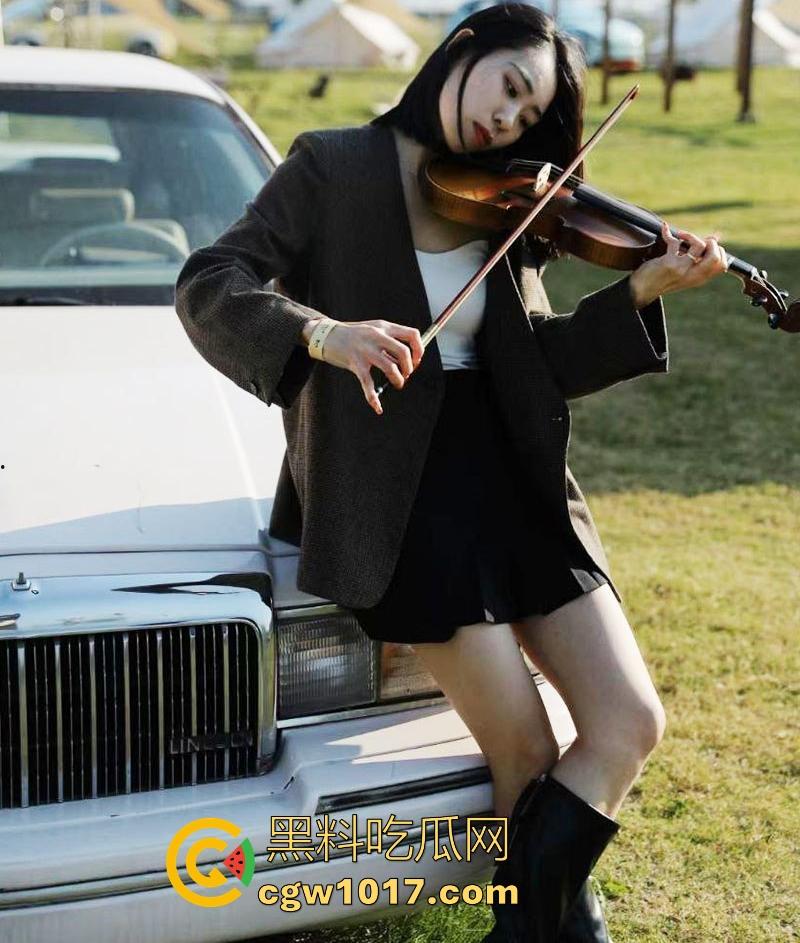 武汉广播电视台反差女高层【刘丽雯】被前男友曝光早年迷奸黑历史，办公室约炮同事，无套猛插多姿势爆操配合度拉满！-2