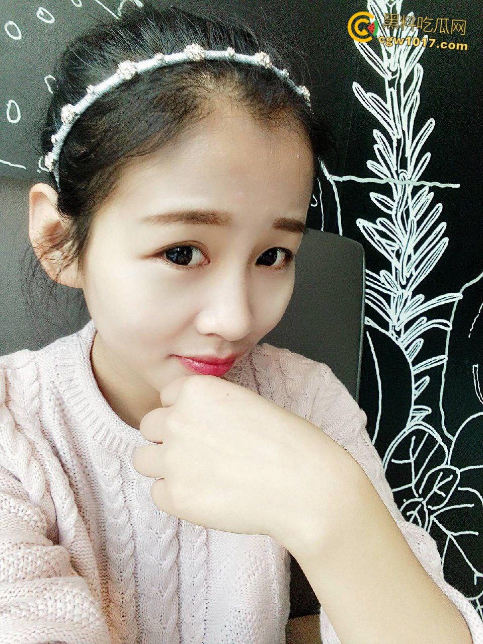 洛阳正仁教育集团【昌梦甜】，婚前出轨被炮友拍下不雅视频，假屌跳蛋玩弄骚穴，大尺度聊天记录无比辣眼！-8