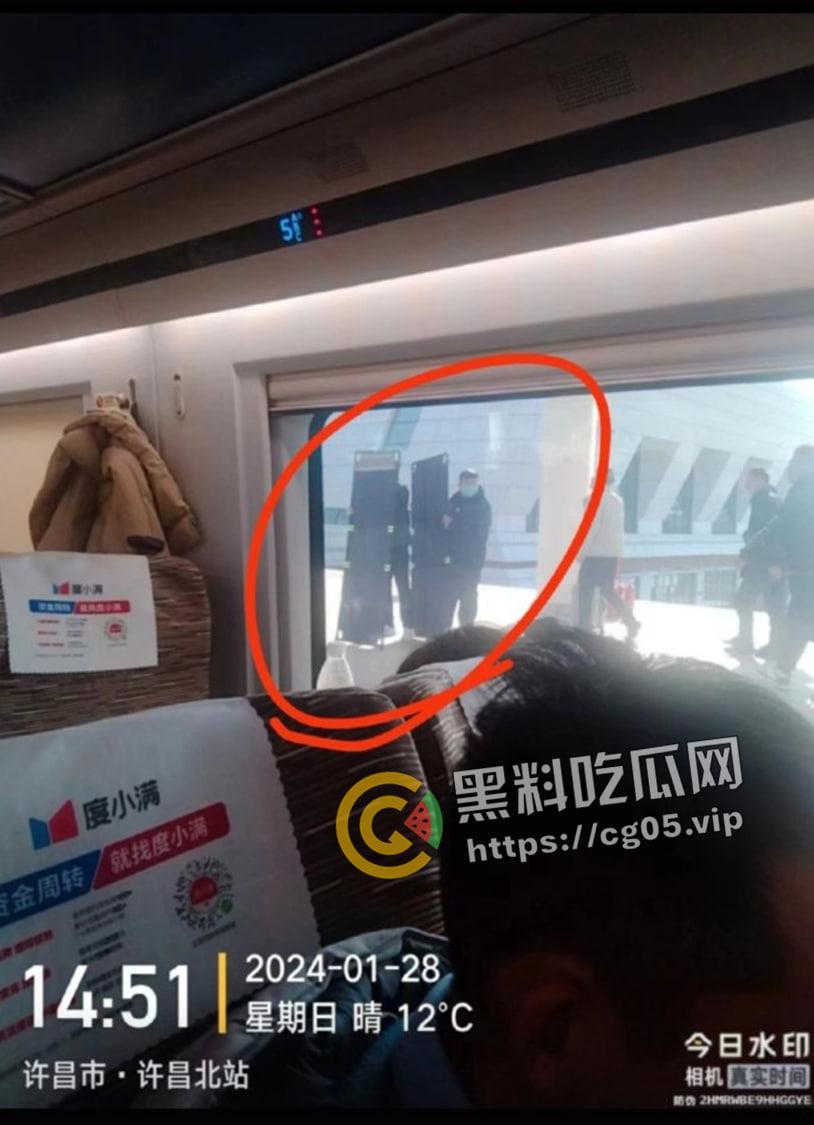 河南村镇银行储蓄事件再升级!上百名储户被囚禁 家属报警警察不出警 老百姓取个钱就这么难吗-7