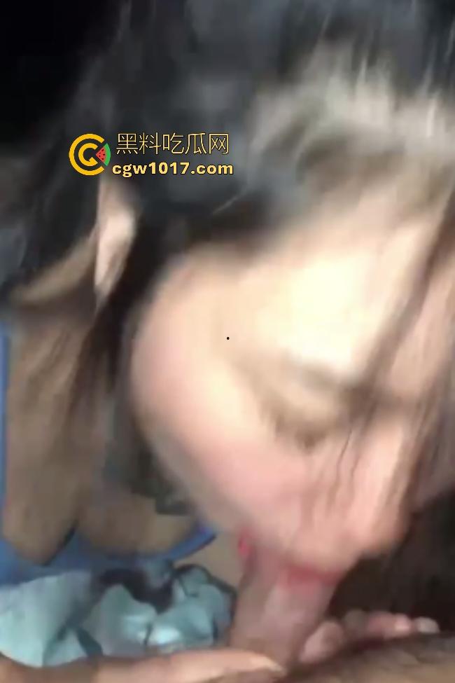 乐山美女【黄琪钧】，美甲店关门下海侍奉有钱人，跪地深喉口交小鸡巴吸弯如弓箭，这嘴比鸡巴还硬？-3