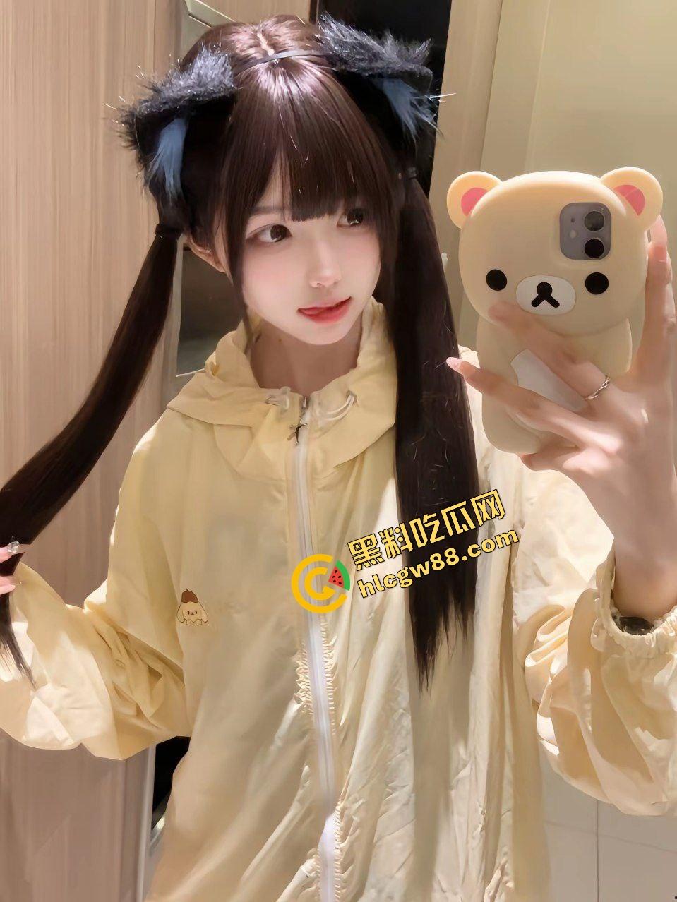 约炮大神勾搭清纯双马尾嫩妹【陈娅】操了几次后被拉下海做黄色直播，酒店各种玩弄操嫩逼！-3