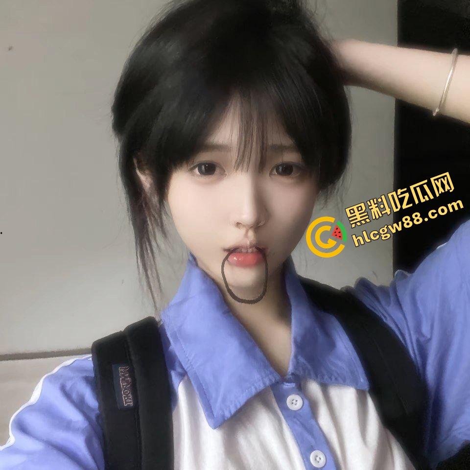 约炮大神勾搭清纯双马尾嫩妹【陈娅】操了几次后被拉下海做黄色直播，酒店各种玩弄操嫩逼！-4