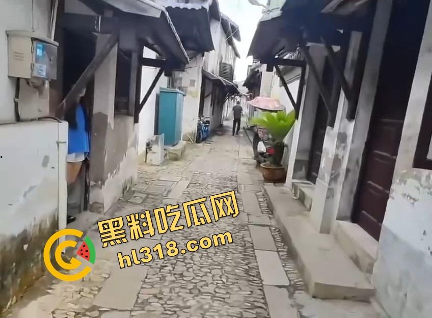 爱情小巷24小时快餐探店需谨慎，支付宝微信成证据链，早起的鸡才有巴吃，别吃个快餐人进去了！-6