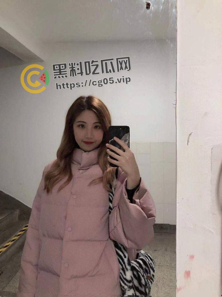 瓜友投稿!厦门大学母狗【彭沐凝】 甜美系邻家女孩 和渣男男友拍裸照被流出 气质与风骚并存-2