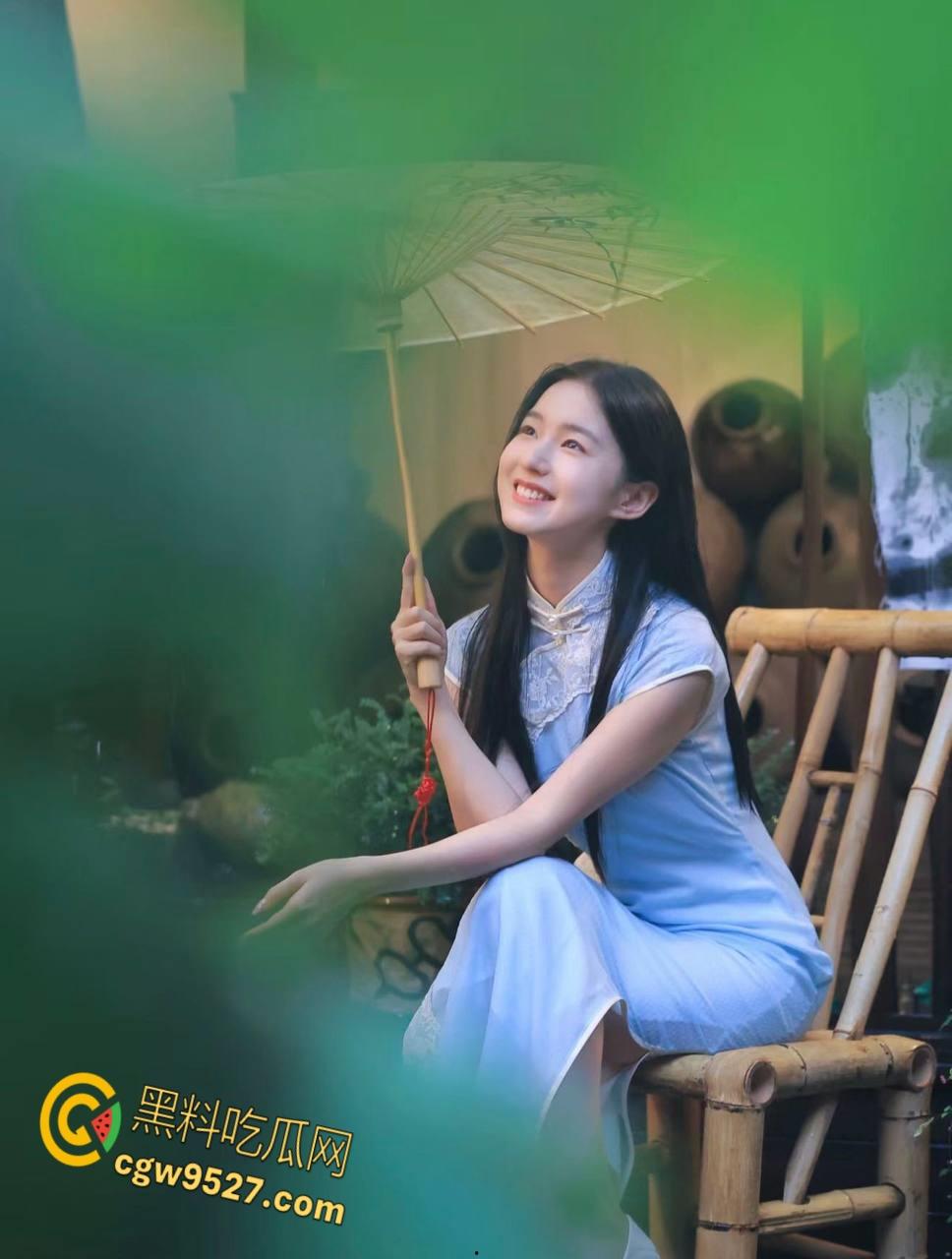 与童颜巨乳的妹妹大战300回合，乳头嫩的如水，跳蛋肛塞玩弄妹妹的双洞，穿瑜伽服的妹妹也是别有风味-2