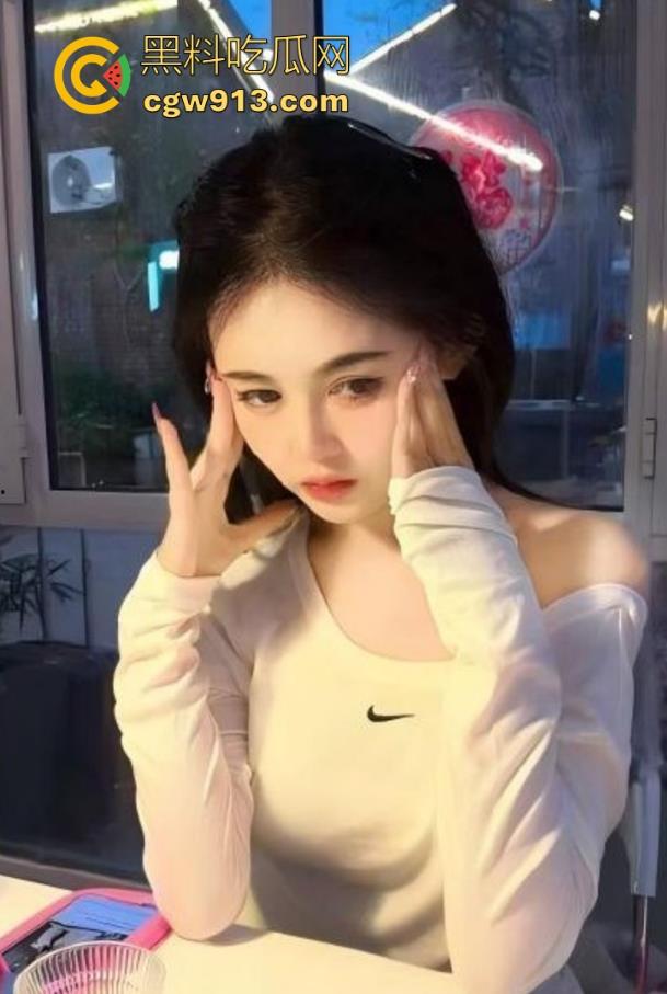 海角大神,尝试与亲妹妹人行天桥上刺激野战,全方位打桩被湿滑蜜舌榨干,真的太刺激了!-1