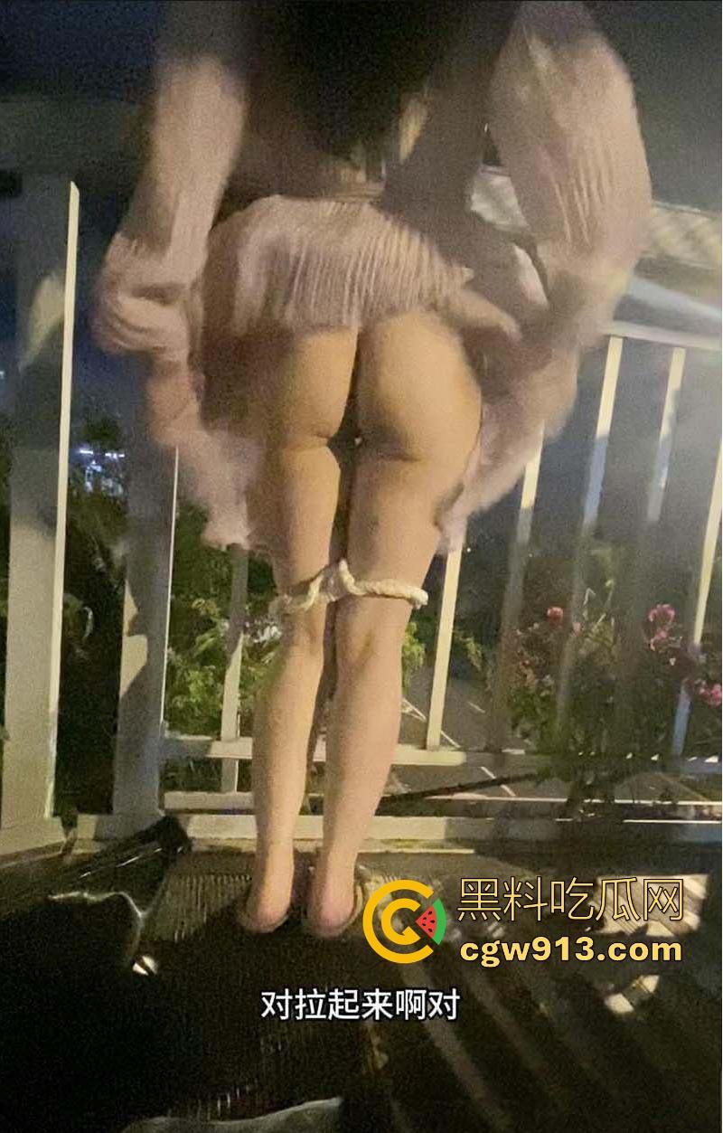 海角大神,尝试与亲妹妹人行天桥上刺激野战,全方位打桩被湿滑蜜舌榨干,真的太刺激了!-13