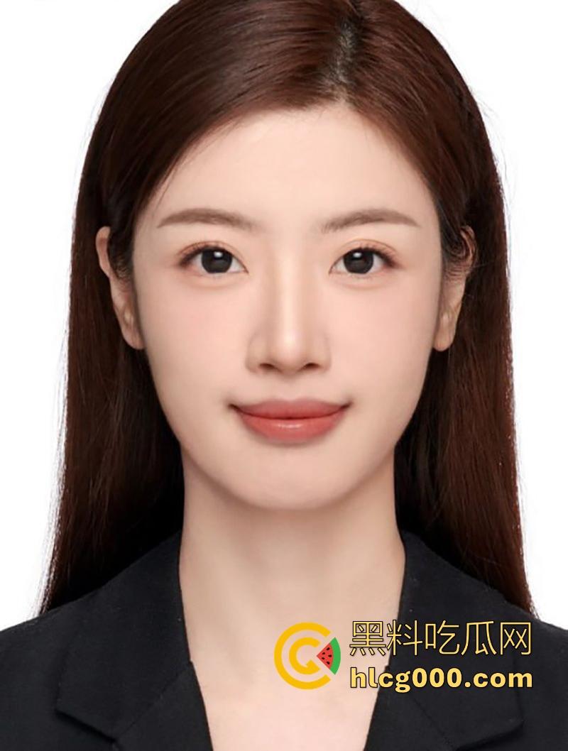 广州大学性感学妹【林依莲】约炮同城大屌弟弟玩内射，朋友圈里几乎睡个遍，彻底颠覆清纯形象！-4