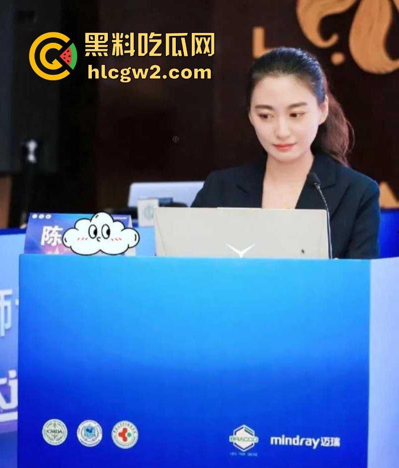 长沙医院医生『郝语彤』酒店开房被操到翻白眼!骚货医生玩3P,三个洞被猛操,叫声骚到让人腿软!-9