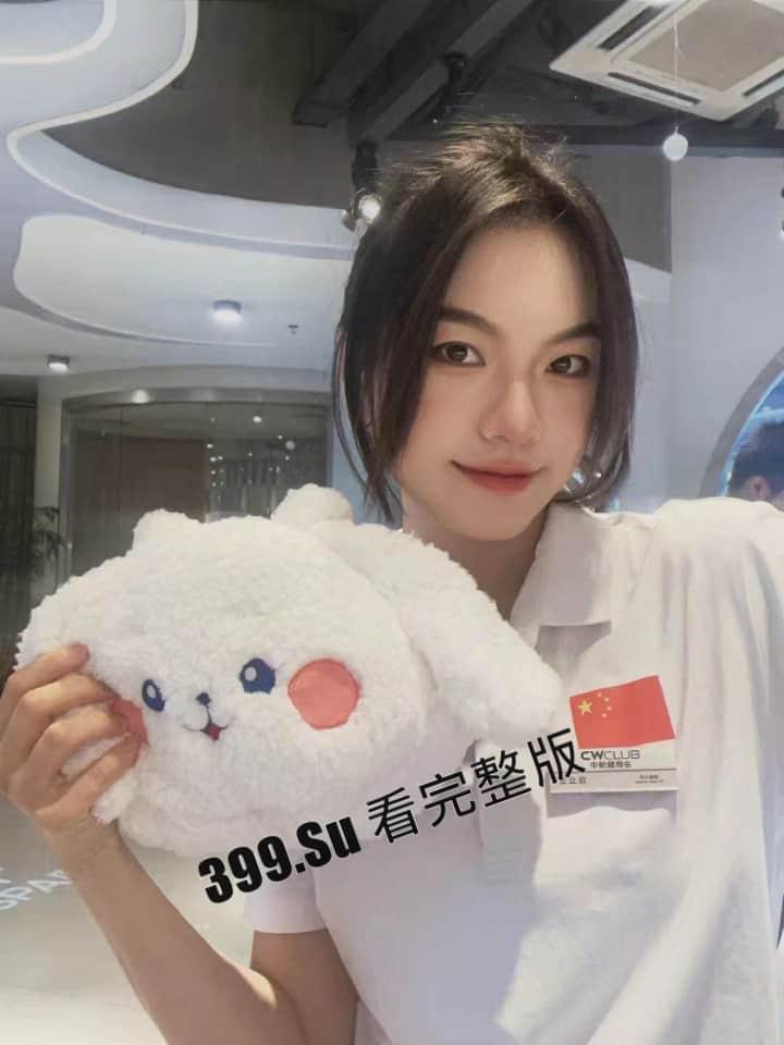 深圳 中航健身会 碧海云天店 骚母狗健身教练 王立欣 背着男友给会员发骚照约啪被内射-1