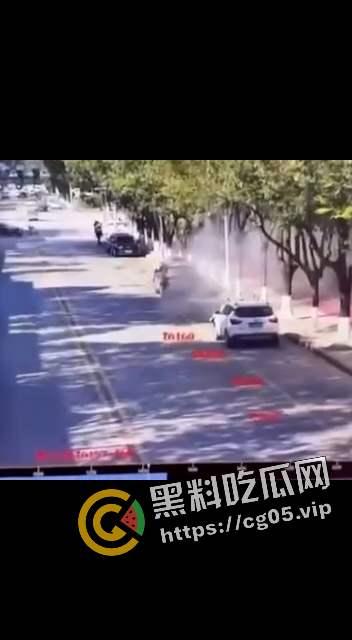 缅甸炮弹再次过境 落在南伞江城家园 造成建筑物损伤以及至少死伤1人 现场画面曝光-1