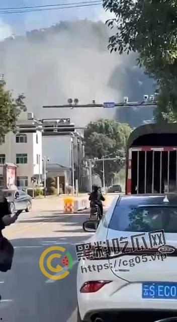 缅甸炮弹再次过境 落在南伞江城家园 造成建筑物损伤以及至少死伤1人 现场画面曝光-3