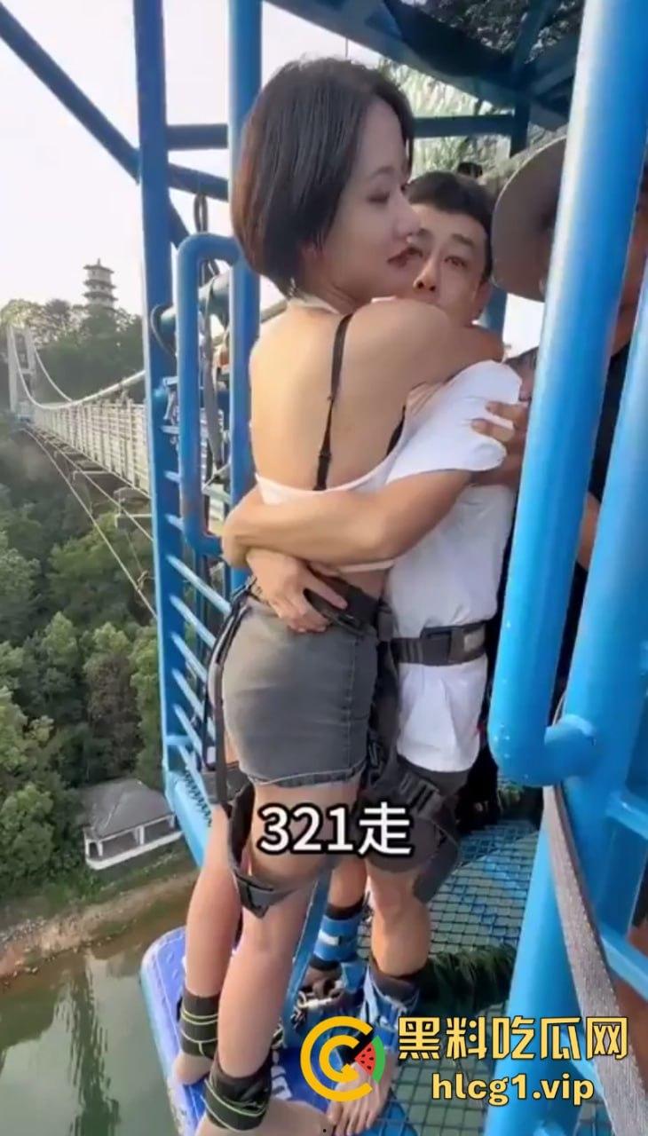 陪护媛来了！景区推出蹦极陪跳援 花式玩法层数不穷 报地址怕又被查了！-9