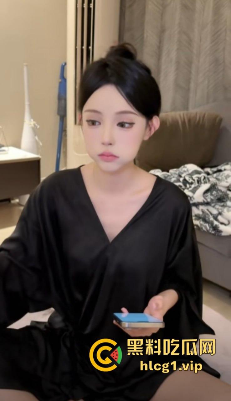 庞博文塌房?【庞博文】军训粉丝事件惹争议后 被扒出与【车晚晚】两人的开房视频!-10