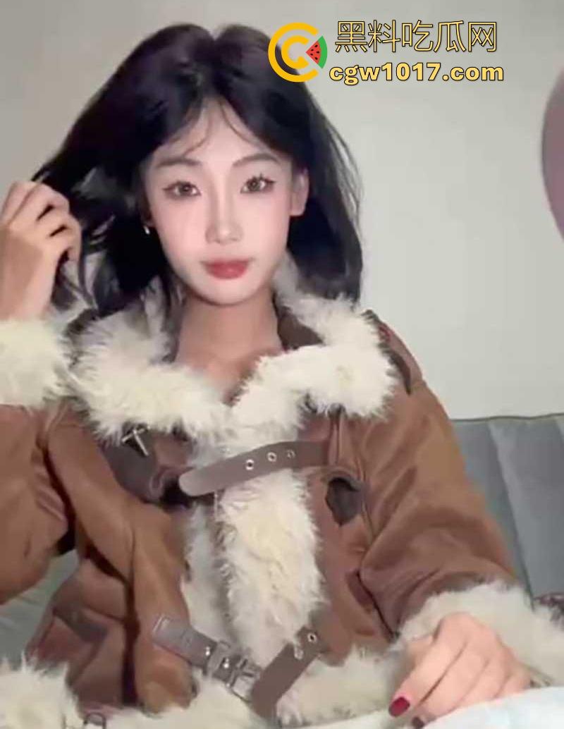 北京师范大学骚逼学妹【杨慧慧】寻刺激玩网调，露脸扮母狗全裸叼内裤，假屌疯狂抽插嫩穴，满满的反差感！-1