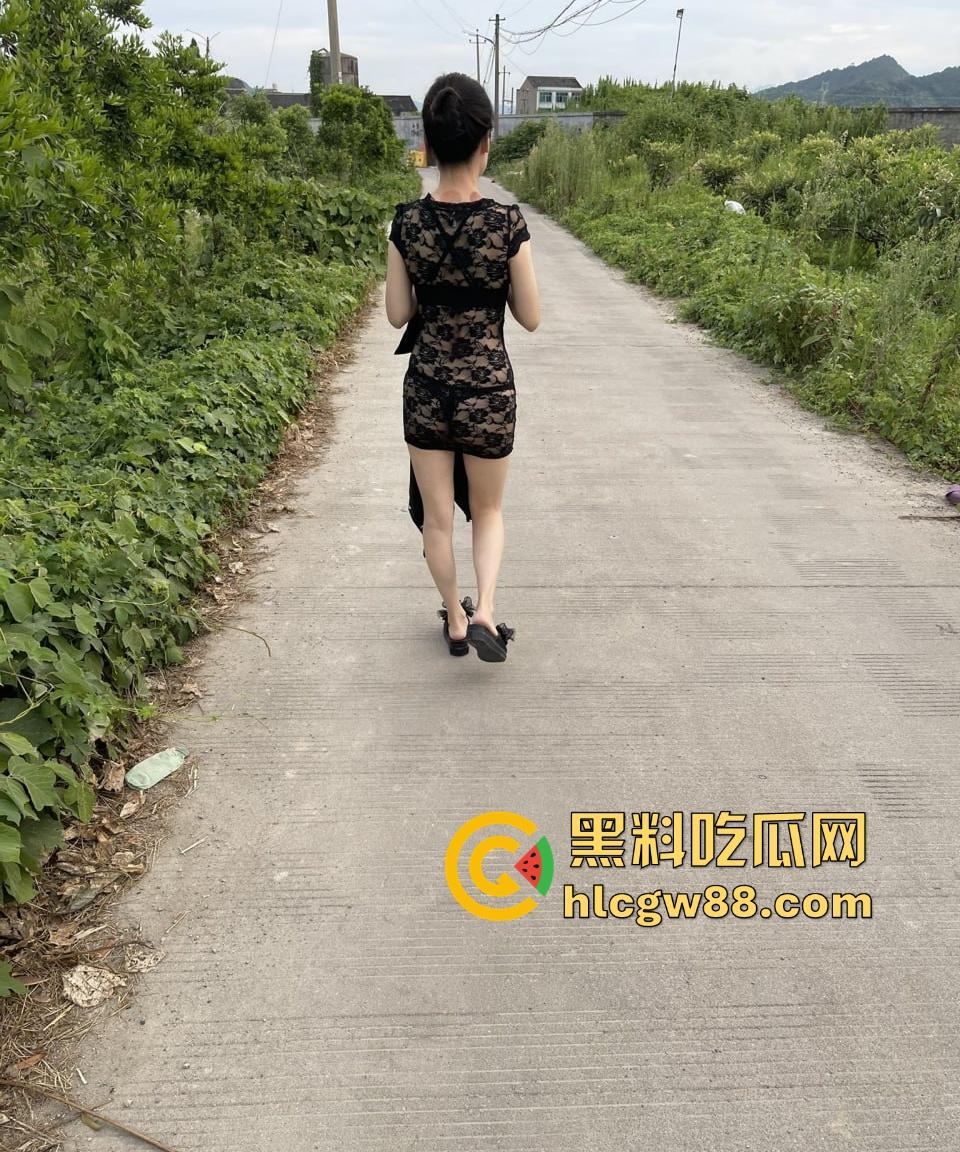 三十女人如老虎!精神小伙榜上熟女富婆 少妇身穿黑丝只为小情人更猛的抽插 性欲极强 小伙你顶不顶的住呀-6