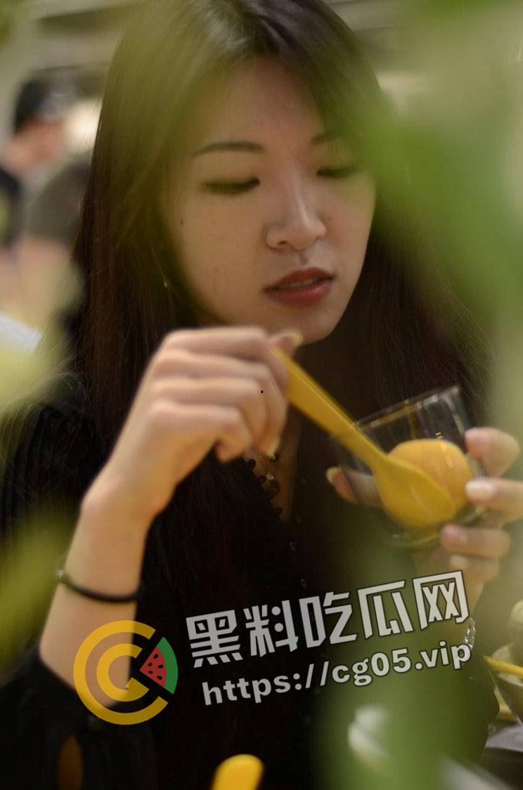 南京幼师反差婊  约出来吃饭后打炮竟然不愿意 老哥直接一巴掌 脸都打肿了 臭着脸被操哭-3