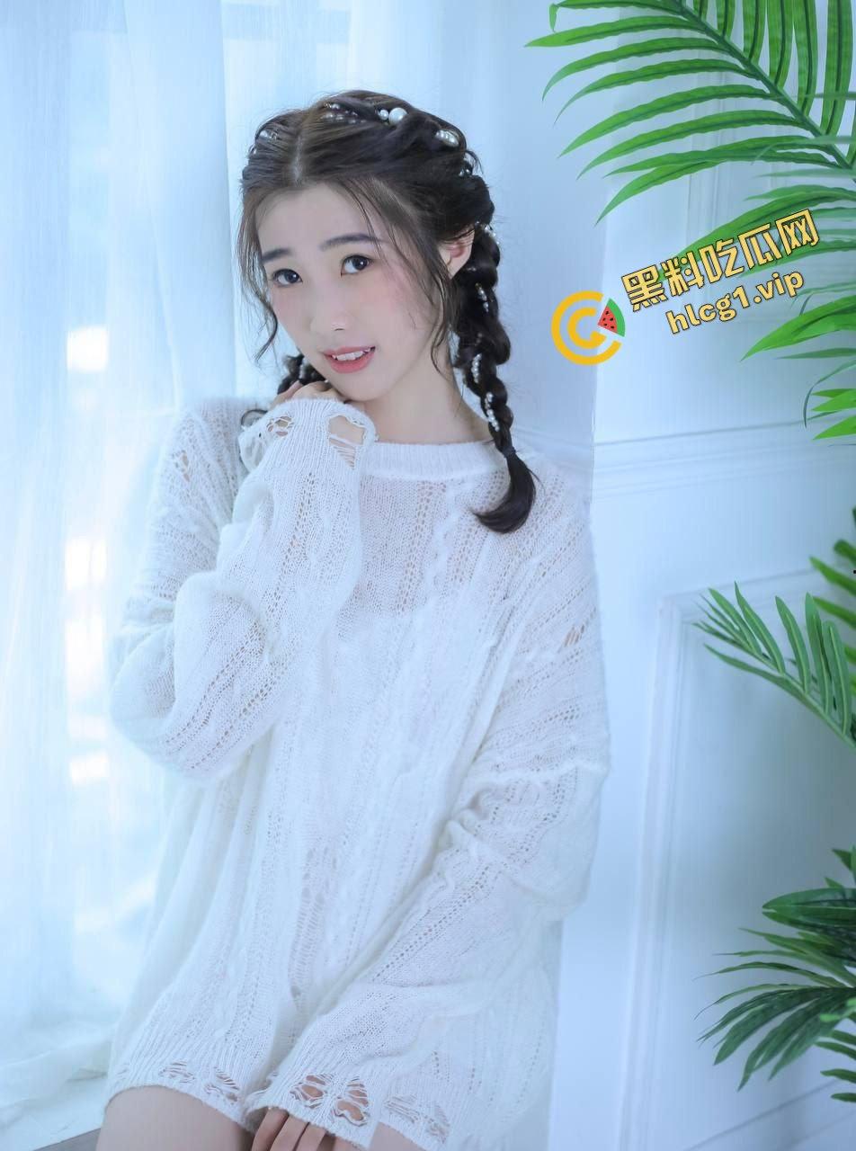 投稿曝光!江门职业技术学院反差女大『陈萍』M属性拉满 纯情小母狗!后入大炮台!-1