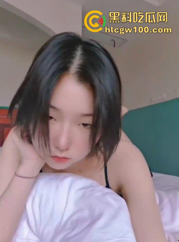 南宁师范学院极品母狗【黎文莹】调教视频曝光,口活顶得堪比飞机杯精液容量器。-5