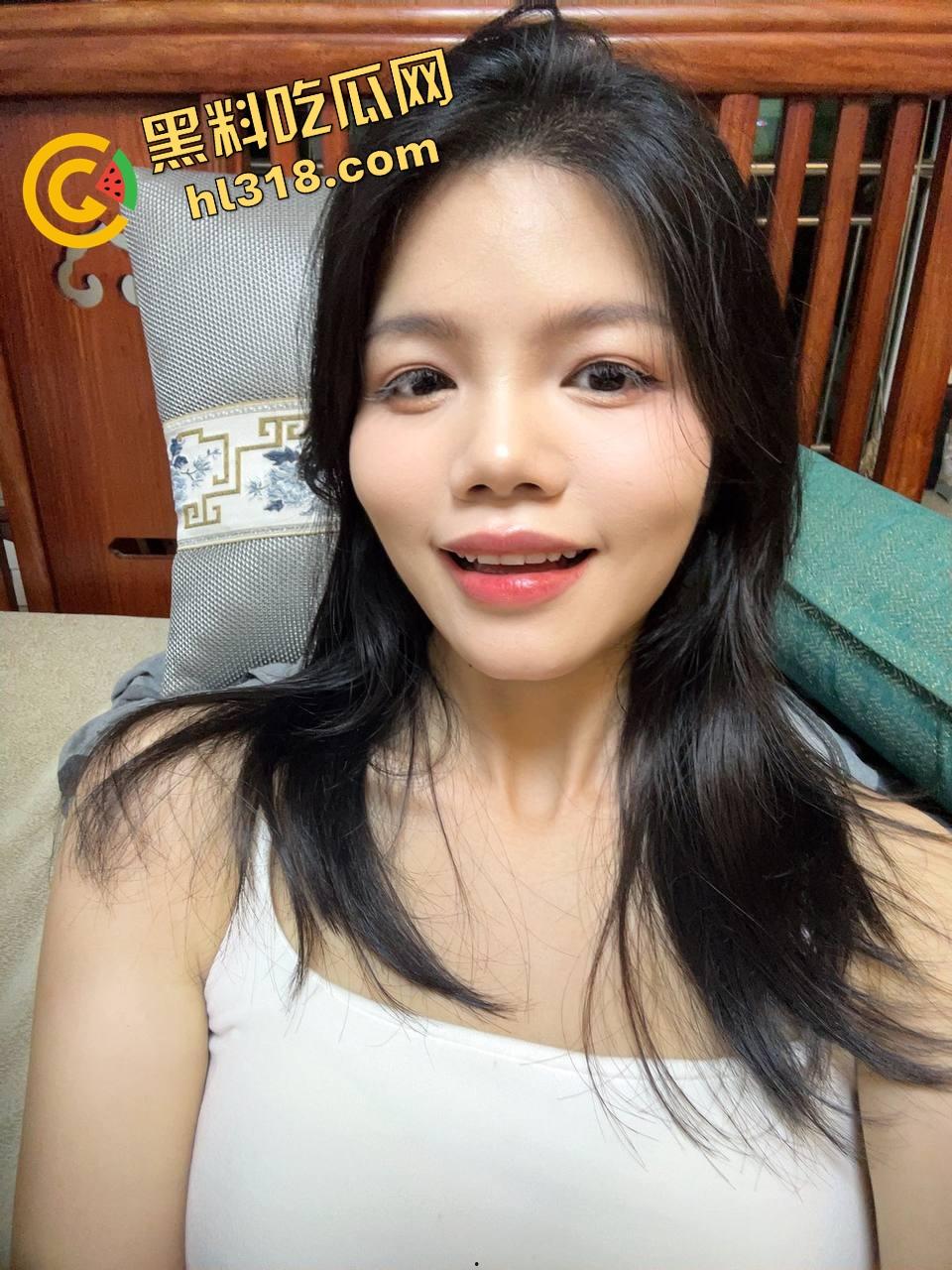 野外车震把骚母狗调教到极致，没扩阴道具直接拿挡杆用，整个挡杆被吞进去，每次挂挡思想不纯洁了！-4