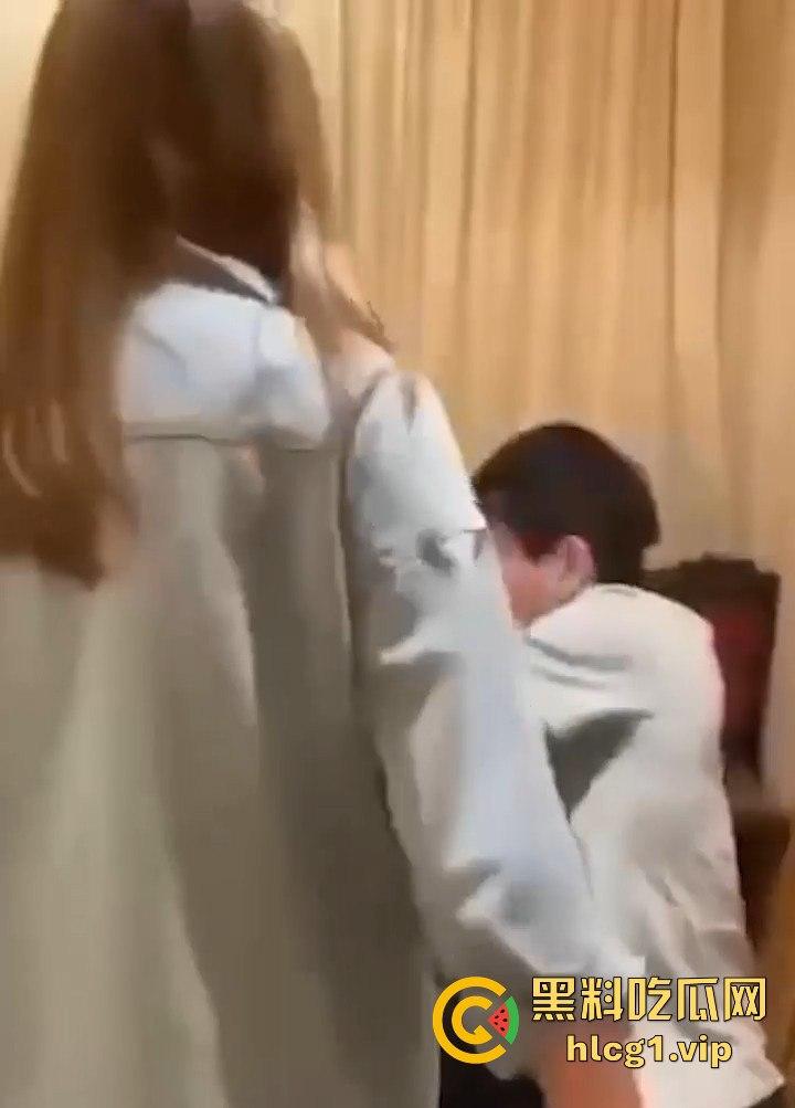 嫖妓不给钱？河南小伙王浩然惨遭爆打！头铁白嫖遭报应，被打得满地找牙！-5