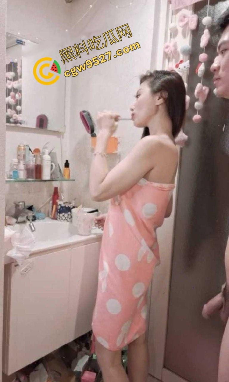 江苏新婚夫妻激情不断!洗漱间疯狂做爱自拍泄密,巨乳翘臀被后入爆操,画面堪比岛国大片-12