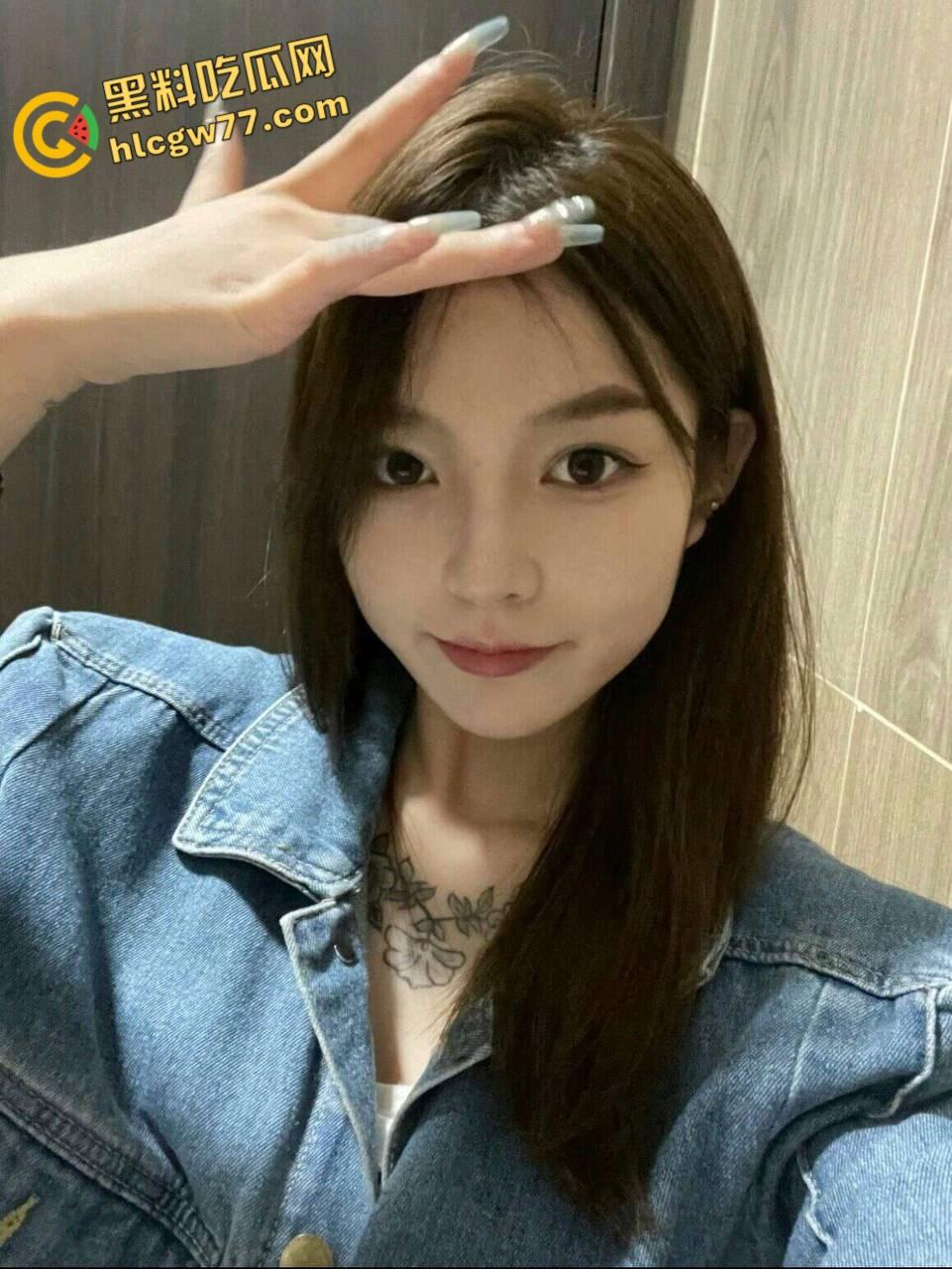 极品纹身御姐【李思羽】裸聊狂撩，娇喘自慰淫水流，男友隔屏欲火烧！-1